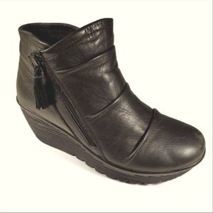 Best 25+ Deals for Skechers Wedge Boots 